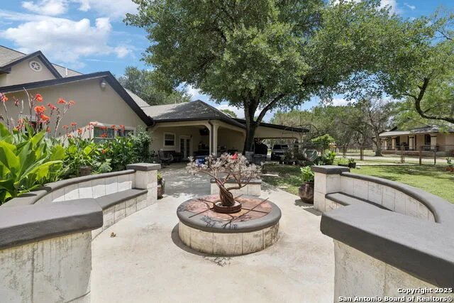 450 Georg Oaks Bulverde, TX 78163