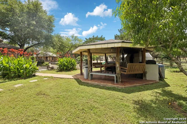 450 Georg Oaks Bulverde, TX 78163