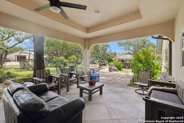 450 Georg Oaks Bulverde, TX 78163