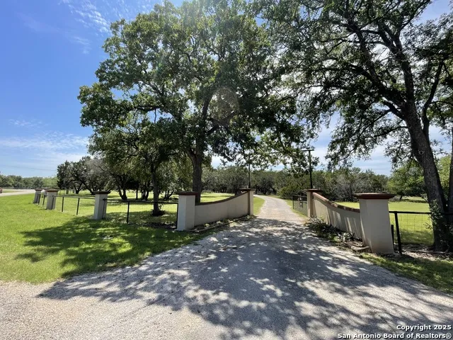 450 Georg Oaks Bulverde, TX 78163