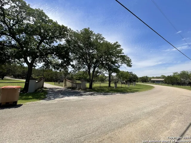 450 Georg Oaks Bulverde, TX 78163