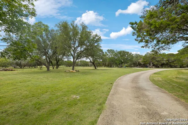 450 Georg Oaks Bulverde, TX 78163