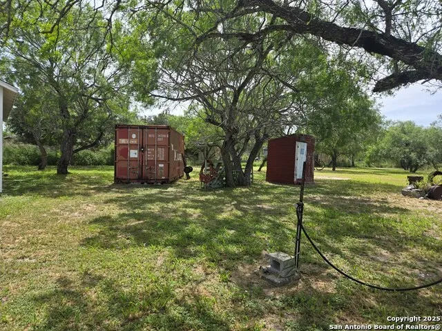 464 Cr 613 Skidmore, TX 78389