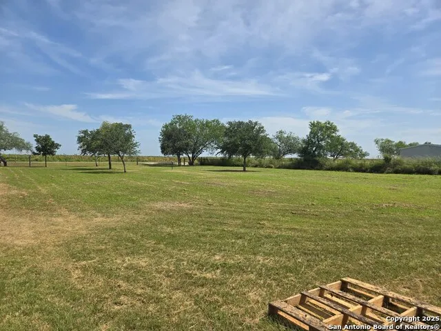 464 Cr 613 Skidmore, TX 78389