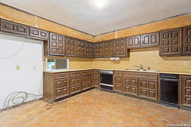 30725 ONION CRK Bulverde, TX 78163