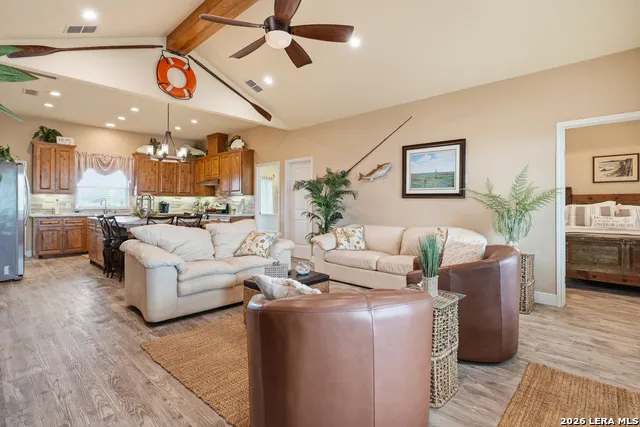 304 Bayview Dr City By The Sea, TX 78336
