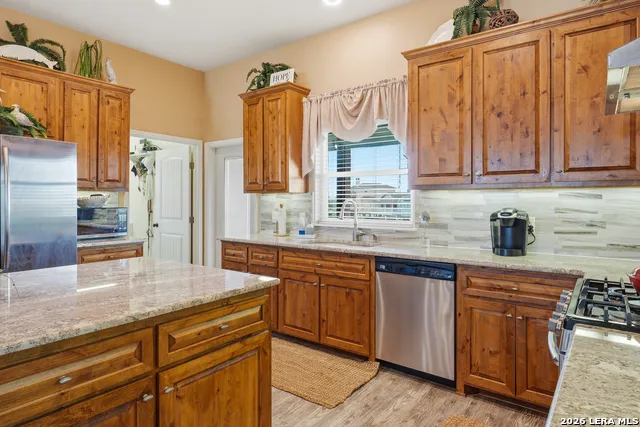 304 Bayview Dr City By The Sea, TX 78336