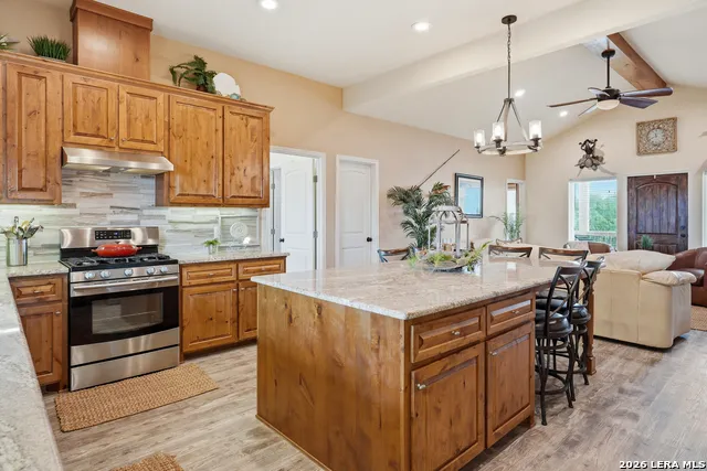 304 Bayview Dr City By The Sea, TX 78336