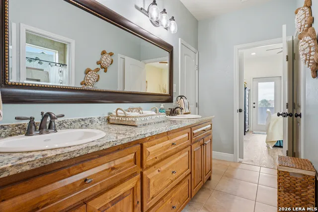 304 Bayview Dr City By The Sea, TX 78336