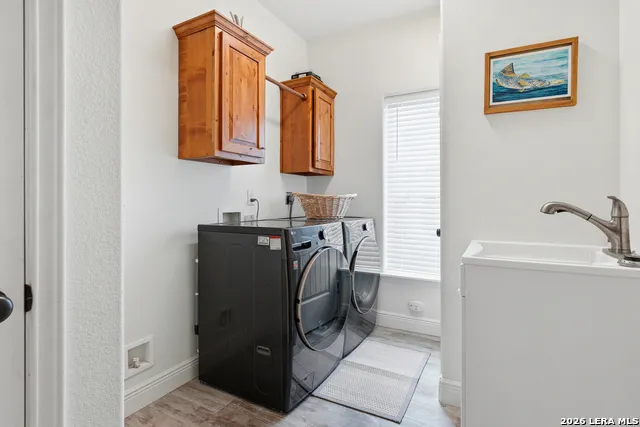 304 Bayview Dr City By The Sea, TX 78336
