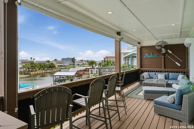 304 Bayview Dr City By The Sea, TX 78336