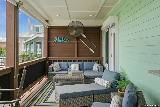 304 Bayview Dr City By The Sea, TX 78336