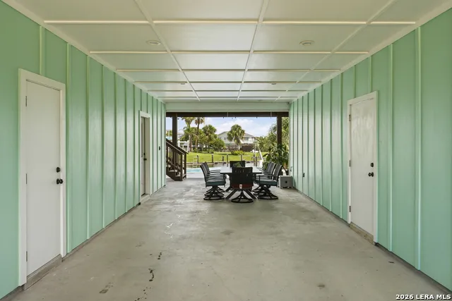 304 Bayview Dr City By The Sea, TX 78336