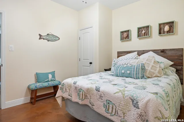 304 Bayview Dr City By The Sea, TX 78336
