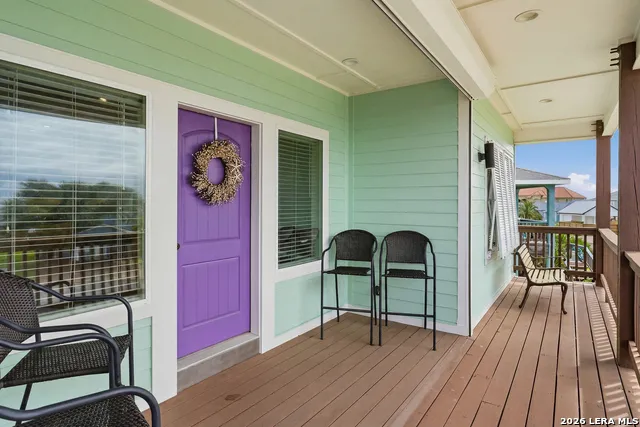 304 Bayview Dr City By The Sea, TX 78336