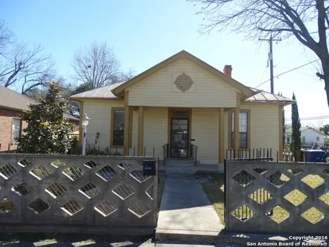 262 Ray Ave
