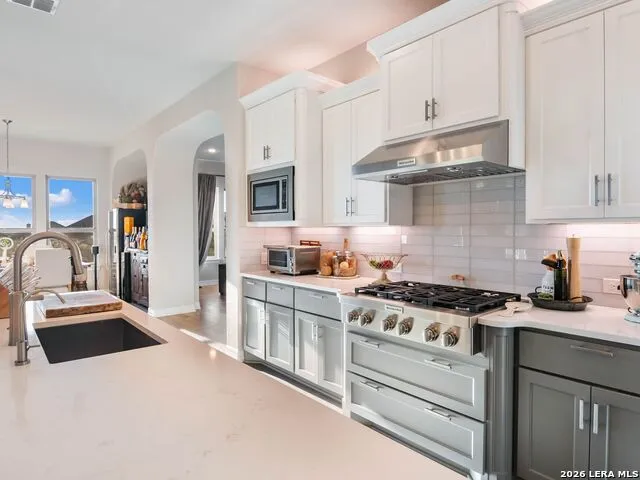 8134 Vanity Hill San Antonio, TX 78256