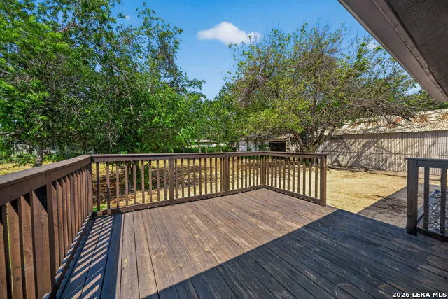 502 Waltom Ave Jourdanton, TX 78026