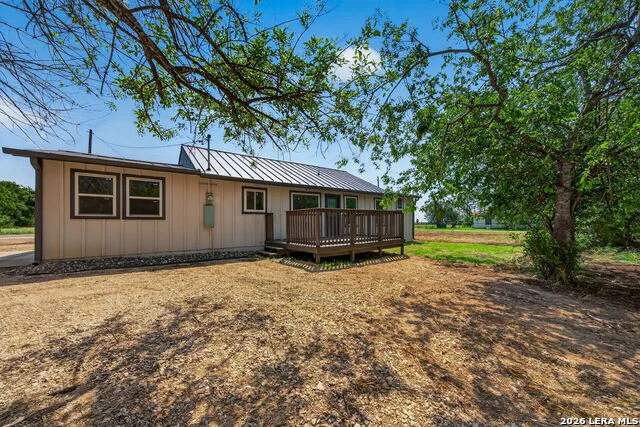 502 Waltom Ave Jourdanton, TX 78026
