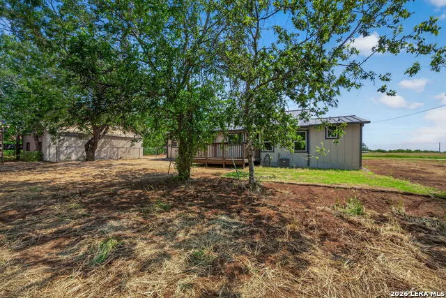 502 Waltom Ave Jourdanton, TX 78026