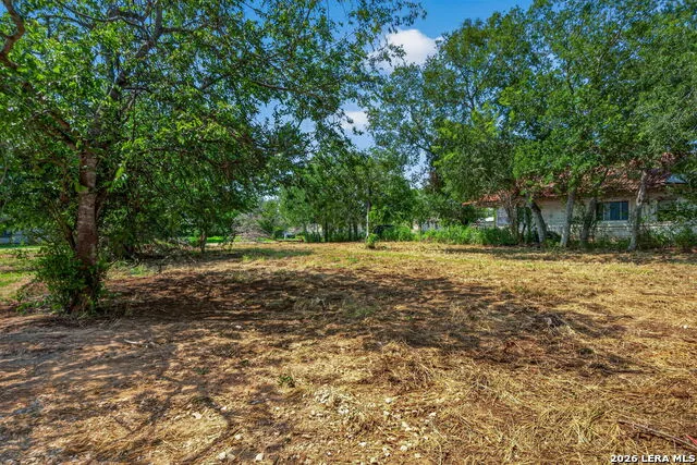 502 Waltom Ave Jourdanton, TX 78026