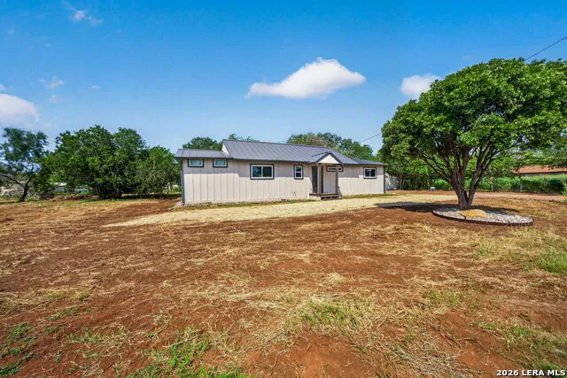 502 Waltom Ave Jourdanton, TX 78026