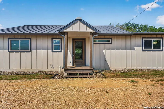 502 Waltom Ave Jourdanton, TX 78026