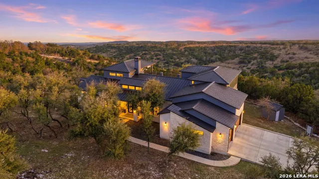 2587 Falling Oak Blanco, TX 78606
