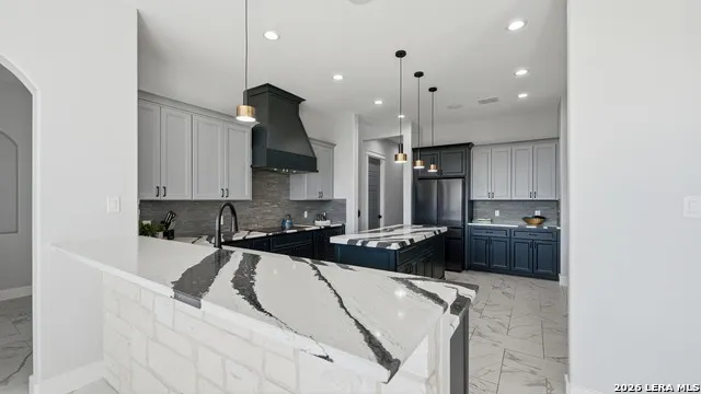 2587 Falling Oak Blanco, TX 78606