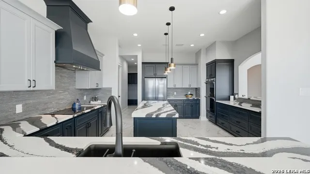 2587 Falling Oak Blanco, TX 78606