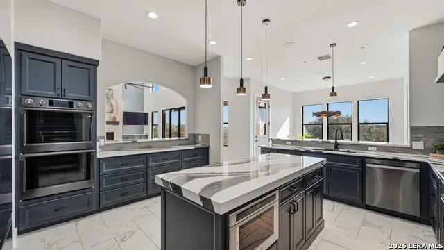 2587 Falling Oak Blanco, TX 78606