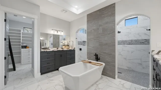 2587 Falling Oak Blanco, TX 78606