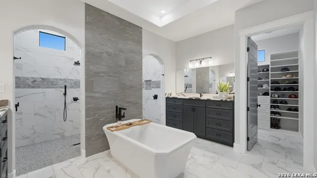 2587 Falling Oak Blanco, TX 78606