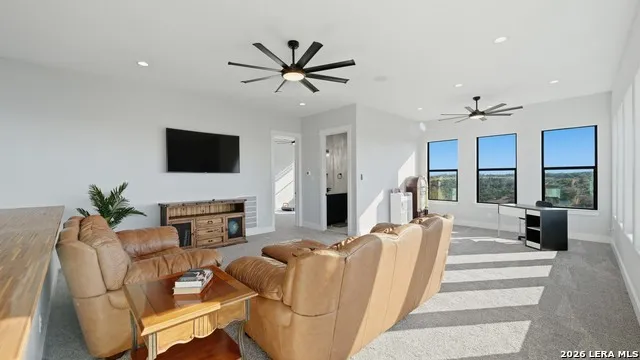 2587 Falling Oak Blanco, TX 78606