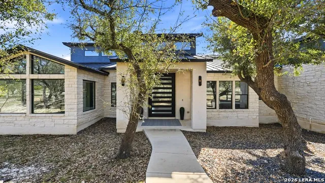 2587 Falling Oak Blanco, TX 78606