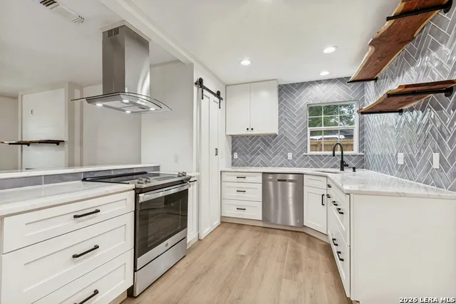 713 Lamar Kerrville, TX 78028
