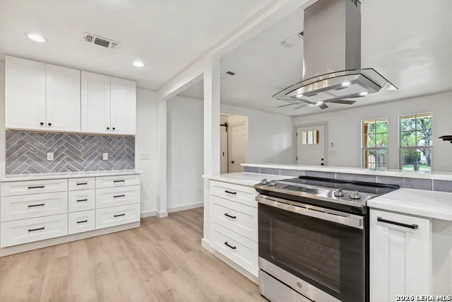 713 Lamar Kerrville, TX 78028