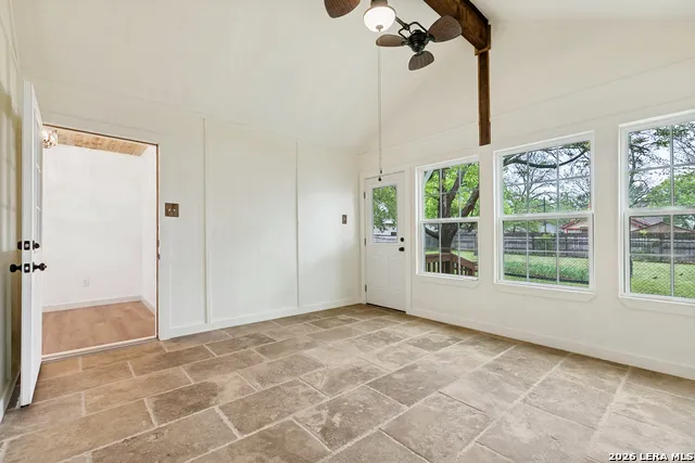 713 Lamar Kerrville, TX 78028