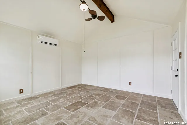 713 Lamar Kerrville, TX 78028