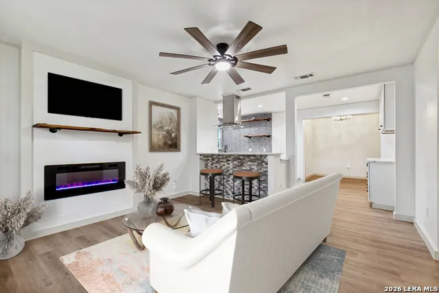 713 Lamar Kerrville, TX 78028