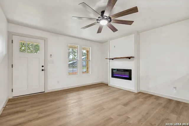 713 Lamar Kerrville, TX 78028