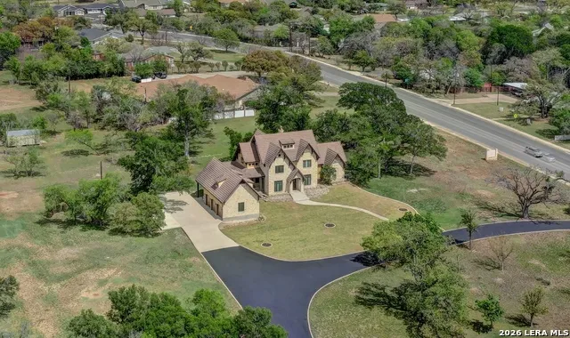 1104-B Lois St Kerrville, TX 78028