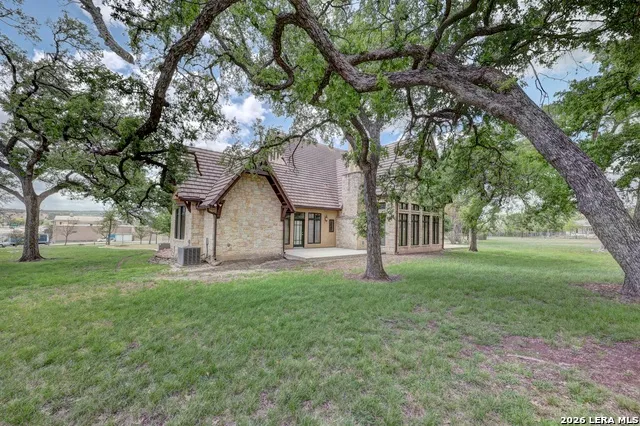 1104-B Lois St Kerrville, TX 78028