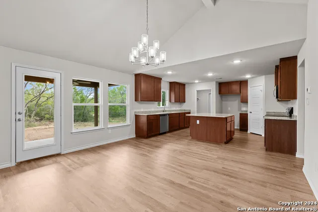 117 Sylas Hayes Loop Pleasanton, TX 78064