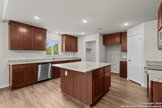 117 Sylas Hayes Loop Pleasanton, TX 78064