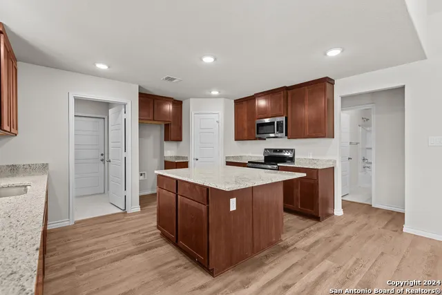 117 Sylas Hayes Loop Pleasanton, TX 78064