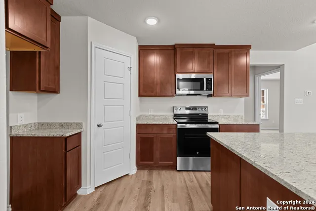 117 Sylas Hayes Loop Pleasanton, TX 78064