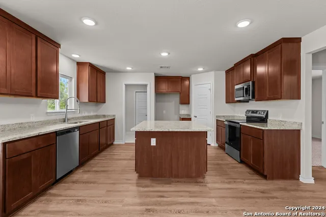 117 Sylas Hayes Loop Pleasanton, TX 78064
