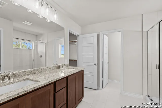 117 Sylas Hayes Loop Pleasanton, TX 78064