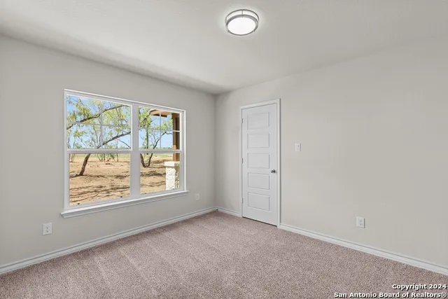 117 Sylas Hayes Loop Pleasanton, TX 78064